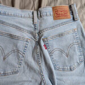 NWOT Levis Jeans